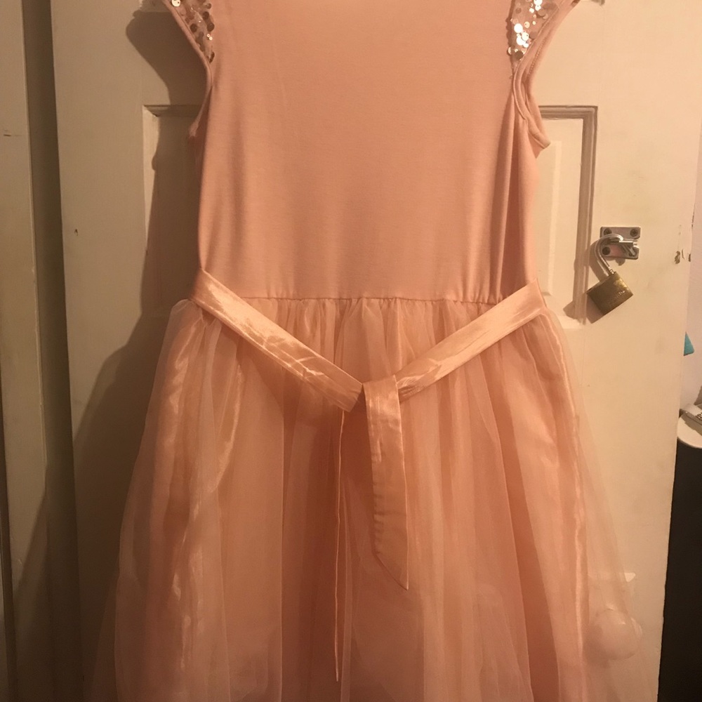 Beautiful dress - Picture 3 of 4